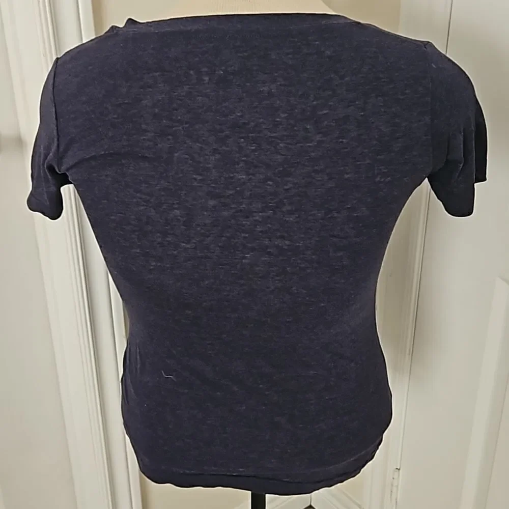 NHL Women's Hockey Logo Toronto Maple Leaf T-Shirt Navy Blue Medium - Picture 4 of 16